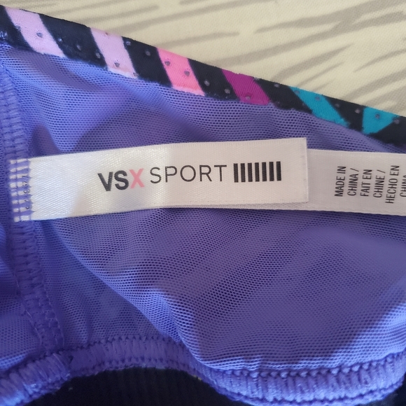 Victoria's Secret Sport Bathing Suit Top - Picture 5 of 7